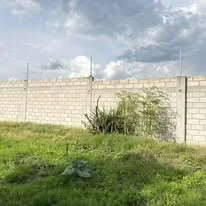 Terreno delimitado por barda